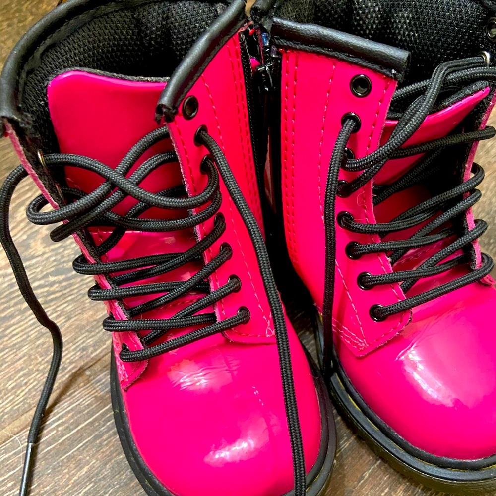 Toddler pink doc martens. Size 6
